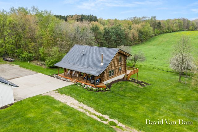 1881 N Norris Road, Yankee Springs Twp, MI 49333