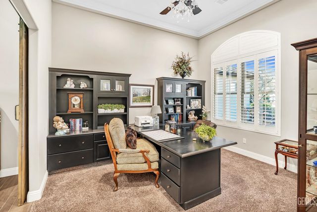 4112 Woodcastle Way, Bakersfield, CA 93314