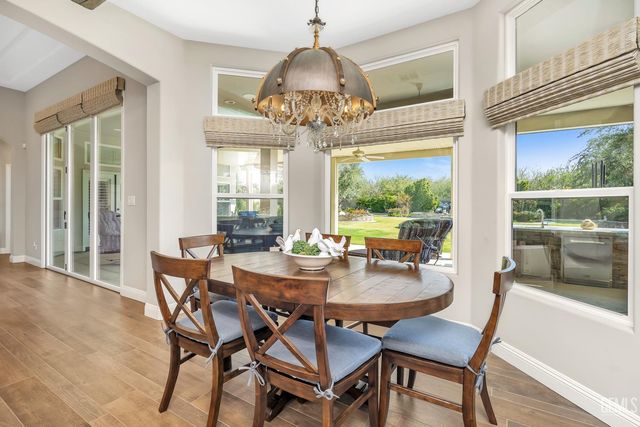 4112 Woodcastle Way, Bakersfield, CA 93314