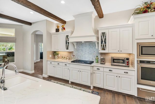 4112 Woodcastle Way, Bakersfield, CA 93314