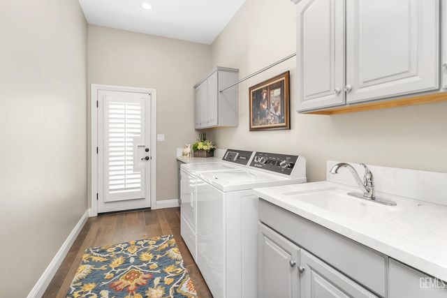 4112 Woodcastle Way, Bakersfield, CA 93314