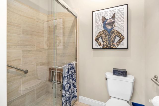 4112 Woodcastle Way, Bakersfield, CA 93314