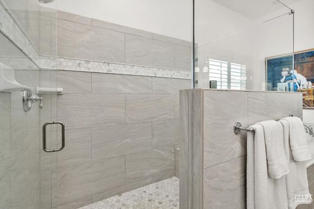 4112 Woodcastle Way, Bakersfield, CA 93314