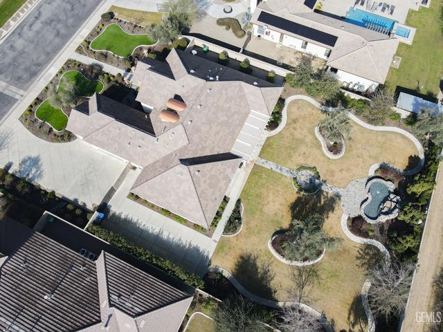 4112 Woodcastle Way, Bakersfield, CA 93314