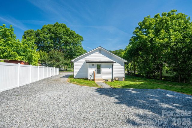 733 S Grove Street Extension, Lincolnton, NC 28092