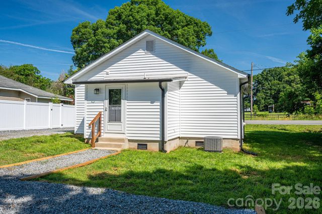 733 S Grove Street Extension, Lincolnton, NC 28092