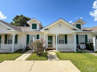 2511 Trailwood Dr, Cantonment, FL 32533