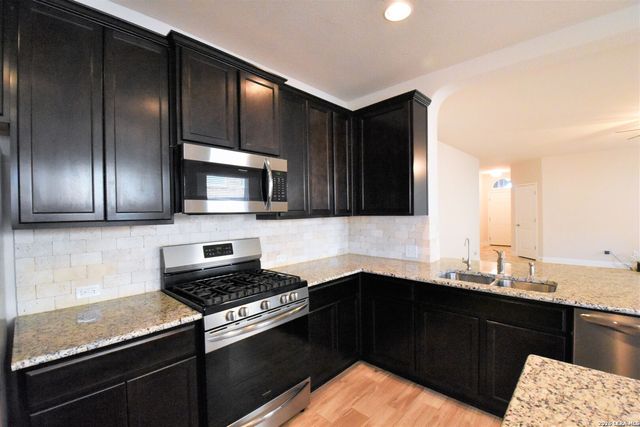 6066 AKIN CIRCLE, San Antonio, TX 78261