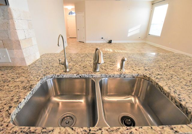 6066 AKIN CIRCLE, San Antonio, TX 78261