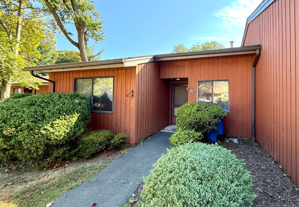 519 Asbury Ridge 519, Shelton, CT 06484