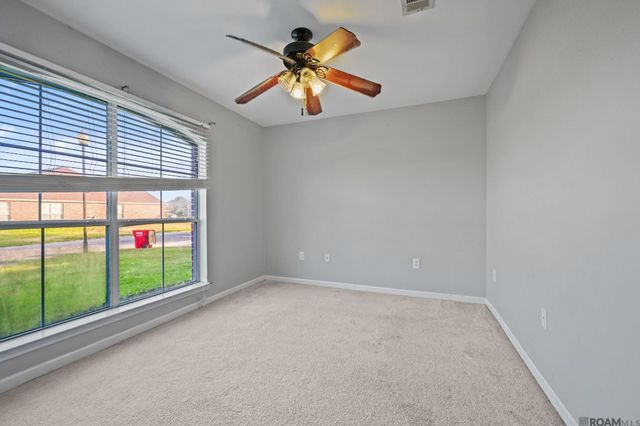 10942 Woodhaven Dr, Denham Springs, LA 70726