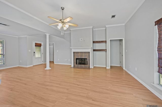 10942 Woodhaven Dr, Denham Springs, LA 70726