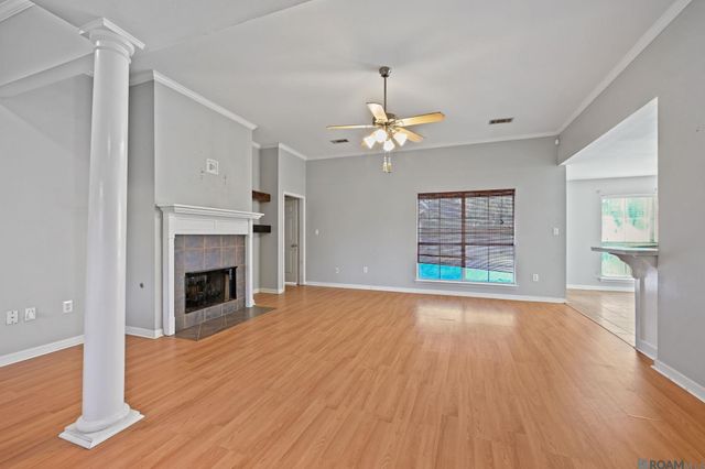 10942 Woodhaven Dr, Denham Springs, LA 70726