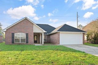 10942 Woodhaven Dr, Denham Springs, LA 70726
