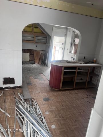 1401 Foster Avenue, Toledo, OH 43606