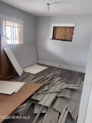 1401 Foster Avenue, Toledo, OH 43606