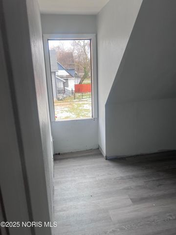 1401 Foster Avenue, Toledo, OH 43606