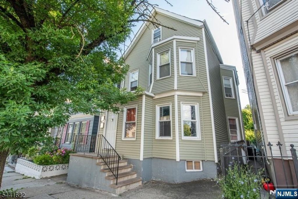 83 Winans Avenue, Newark, NJ 07108
