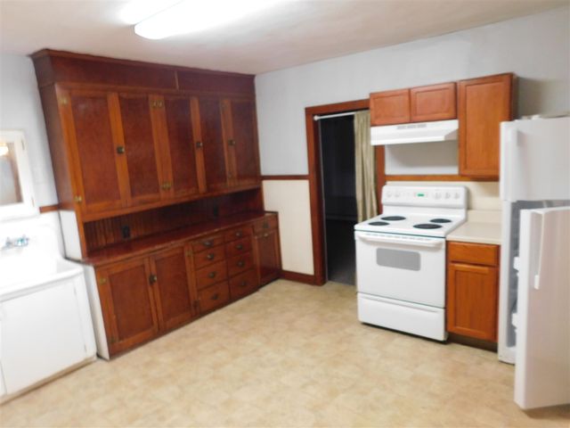 332 3rd Street, Manistee, MI 49660