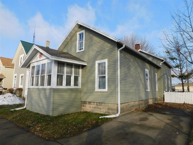 332 3rd Street, Manistee, MI 49660