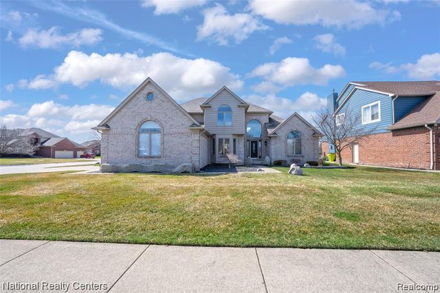 56175 Saint Andrews Drive, Macomb, MI 48042