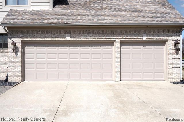 56175 Saint Andrews Drive, Macomb, MI 48042