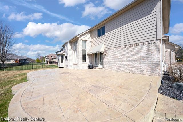 56175 Saint Andrews Drive, Macomb, MI 48042