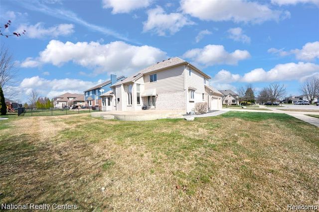 56175 Saint Andrews Drive, Macomb, MI 48042
