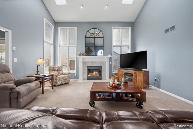 56175 Saint Andrews Drive, Macomb, MI 48042