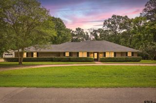 9465 Peninsula Dr, Tyler, TX 75707