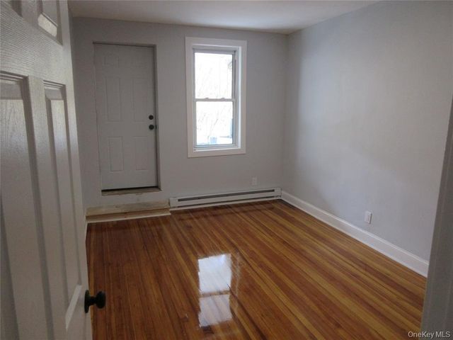 949 E 213th Street FL-2, Bronx, NY 10469