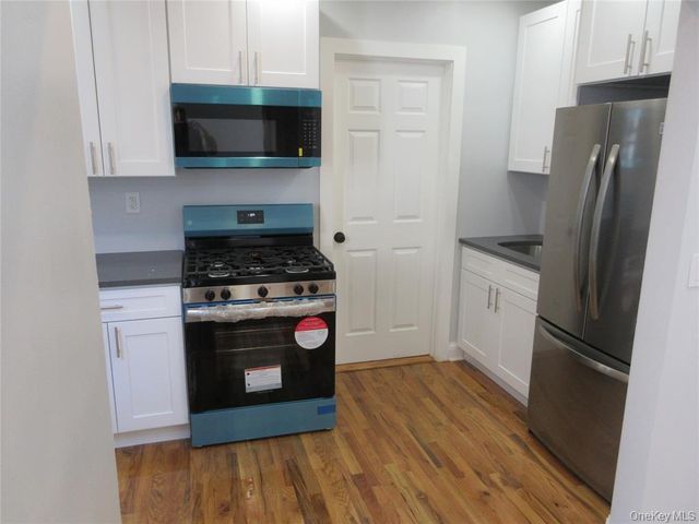 949 E 213th Street FL-2, Bronx, NY 10469