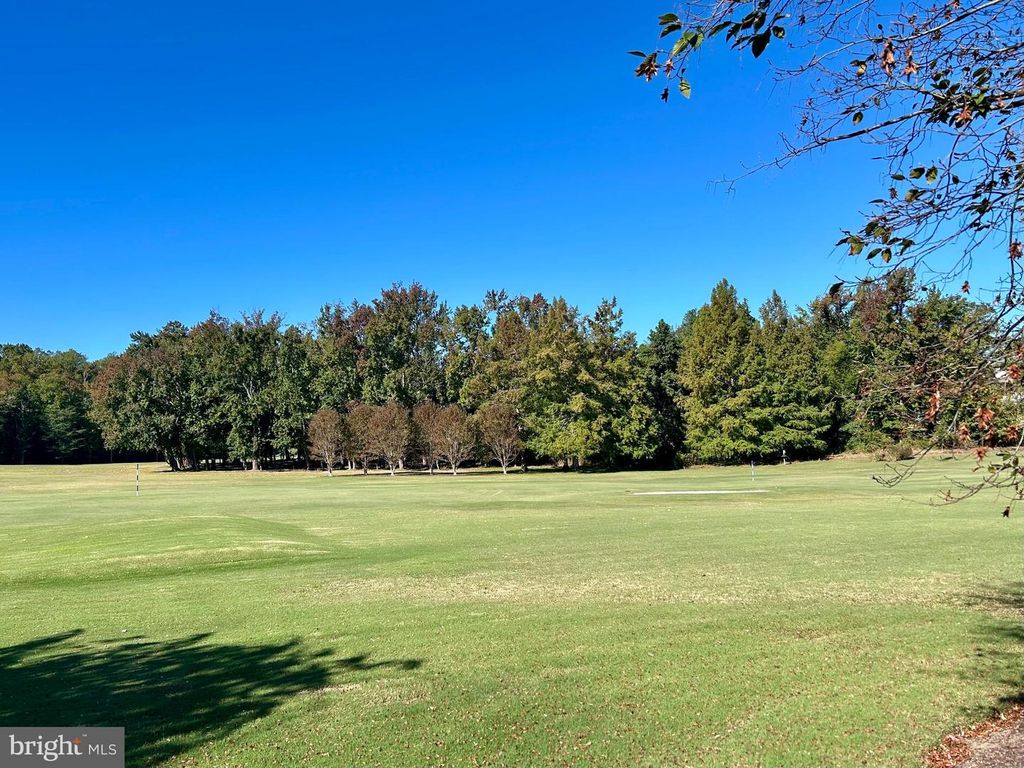 Image 8 of property listing at 517 BROADWATER WAY, Gibson Island, MD 21056