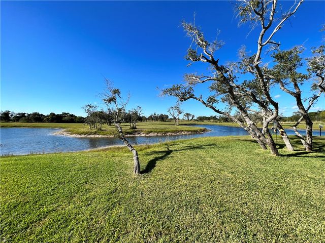 32 Augusta Circle, Aransas Pass, TX 78336