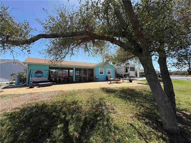 32 Augusta Circle, Aransas Pass, TX 78336