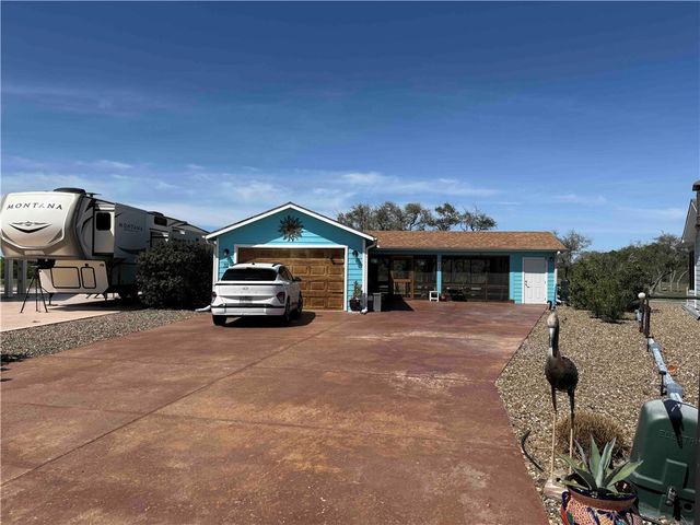 32 Augusta Circle, Aransas Pass, TX 78336