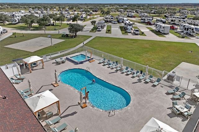 32 Augusta Circle, Aransas Pass, TX 78336