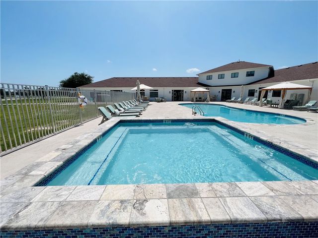 32 Augusta Circle, Aransas Pass, TX 78336