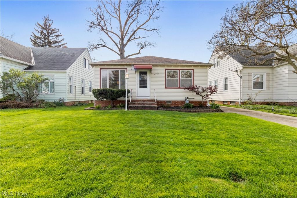 6394 Westminster Drive, Parma, OH 44129