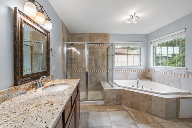 17933 S Beechwood Court, Lockport, IL 60441