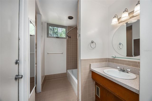 2010 NW 32ND TERRACE, Gainesville, FL 32605