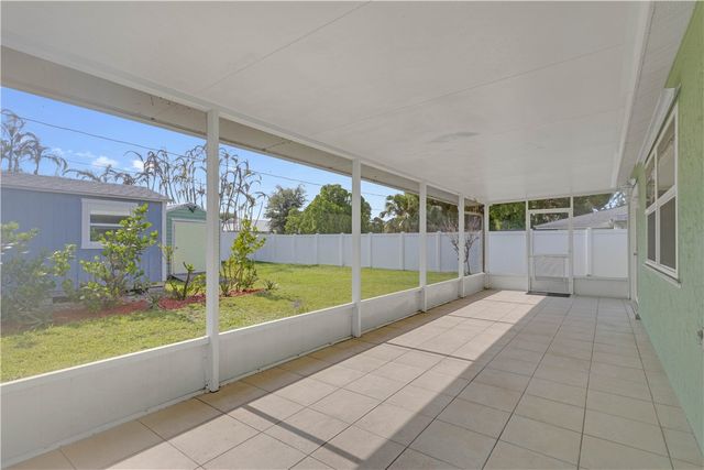 2320 12th Avenue SW, Vero Beach, FL 32962