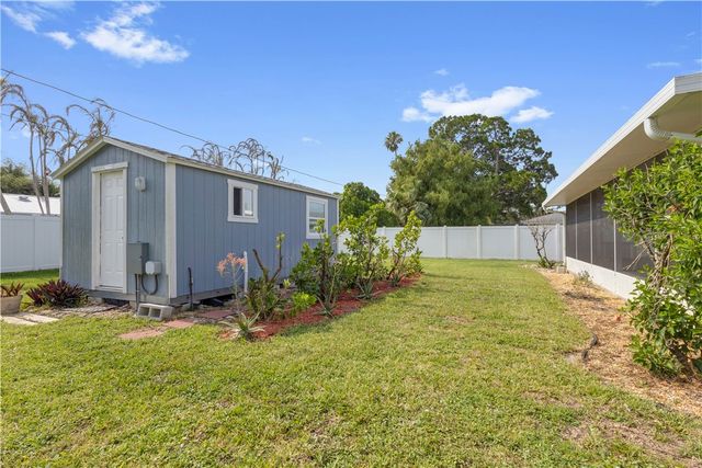 2320 12th Avenue SW, Vero Beach, FL 32962