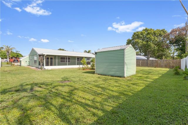 2320 12th Avenue SW, Vero Beach, FL 32962