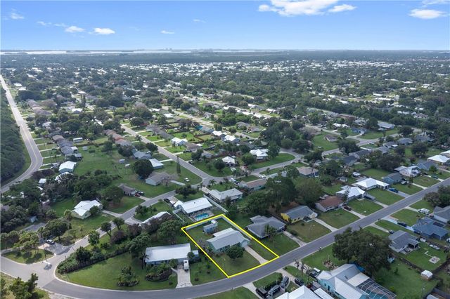 2320 12th Avenue SW, Vero Beach, FL 32962