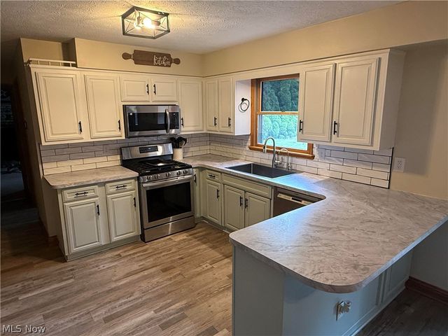 3874 April Drive, Uniontown, OH 44685