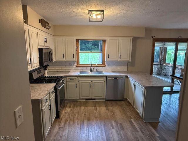 3874 April Drive, Uniontown, OH 44685
