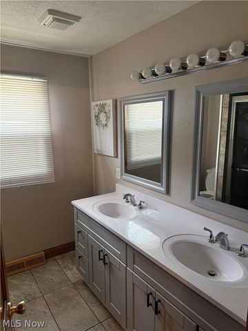 3874 April Drive, Uniontown, OH 44685
