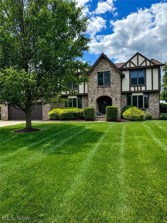 3874 April Drive, Uniontown, OH 44685