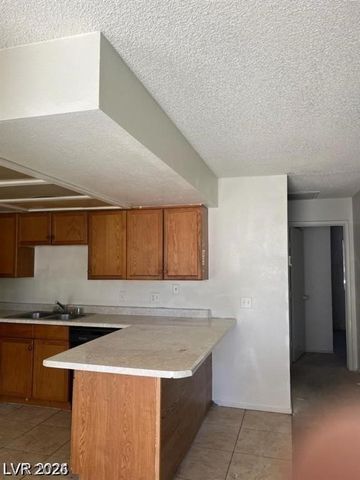 4720 Obannon Drive D, Las Vegas, NV 89102